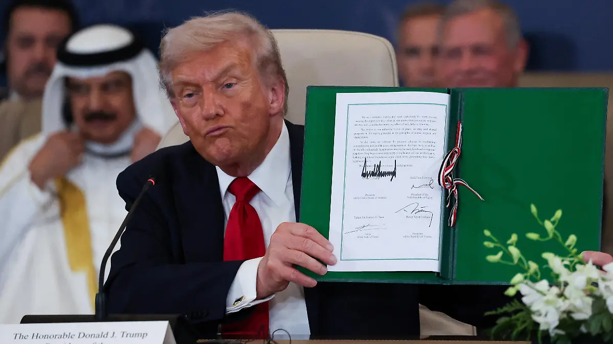 Trump firma el acuerdo de paz en Gaza: “Nunca antes había visto tanta felicidad”